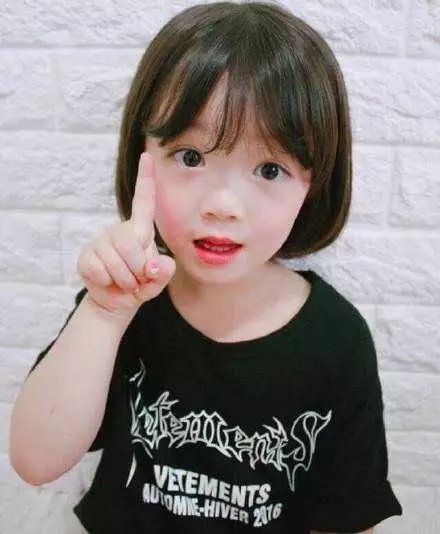 可爱的你都想有一个女儿了吧.