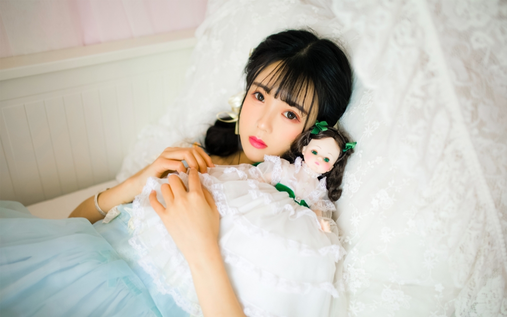 清纯美女唯美梦幻写真高清桌面壁纸