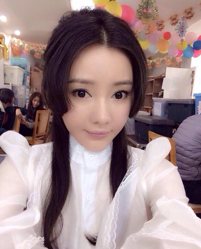 郭芮溪自拍照粉嫩萌呆