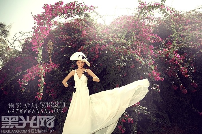 玫瑰花下的爱恋 婚纱照