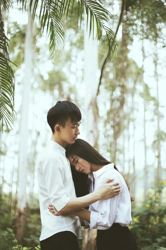 幸福恋人恩爱图片 坚实的依靠在这