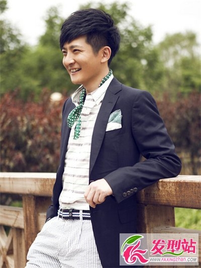 商务男士适合什么样的发型 郭京飞演绎帅气成熟男士商务发型