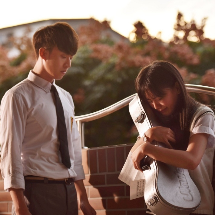 黄灿灿《半熟少女》宽屏壁纸