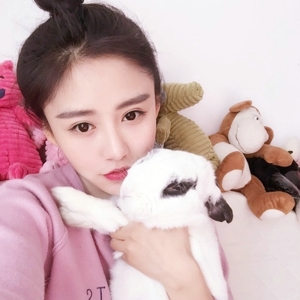 粉红系甜美可人小女生头像