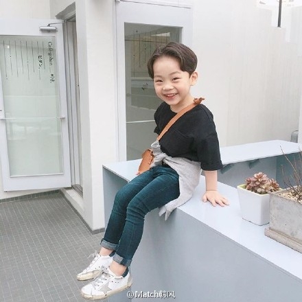 叼烟：其实有个儿子也挺好.