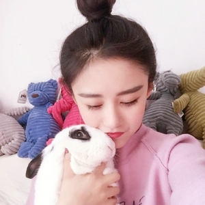 粉红系甜美可人小女生头像