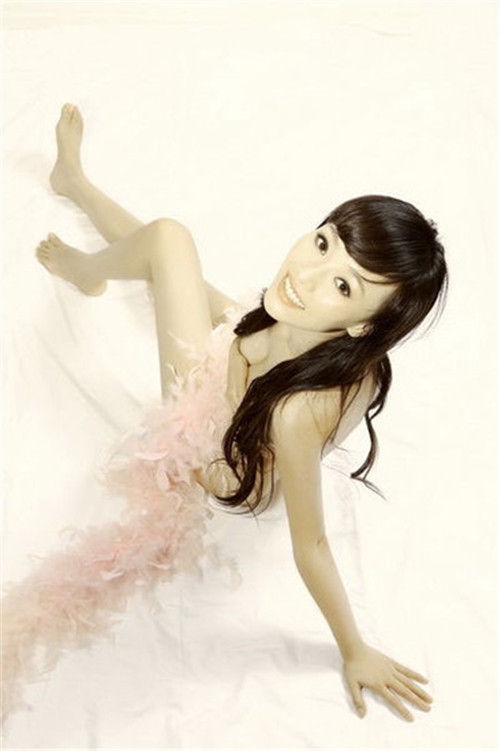 韩一菲性感私房与世界杯一起上演妩媚