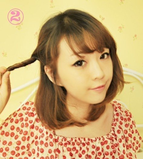 简单韩式盘发图解 轻松美翻天