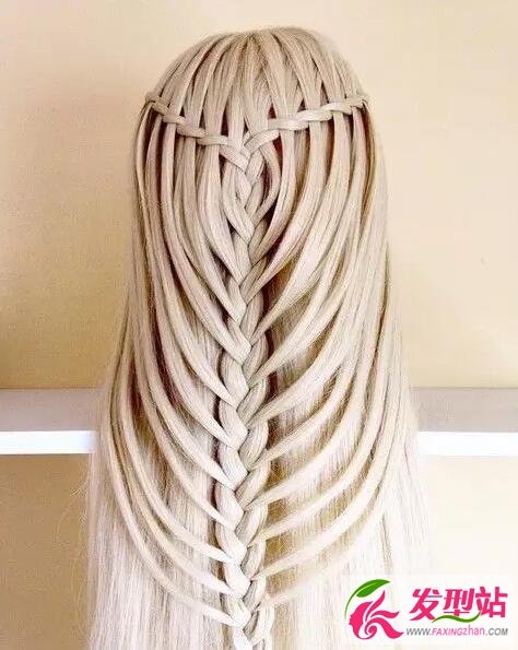 世界上最美最简单的编发 鱼骨辫反过来编发型