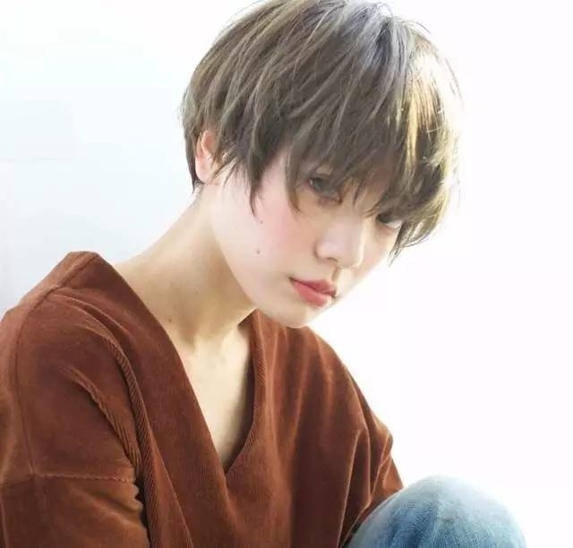 又美又时髦的夏季短发发型