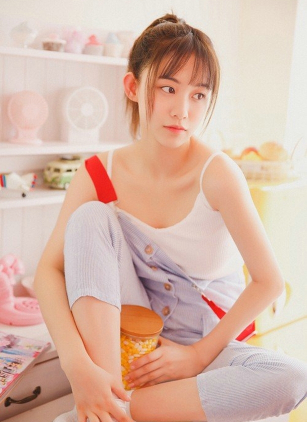 可爱俏皮阳光私房性感美女写真