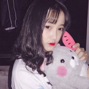 小家碧玉纯洁甜美女生头像