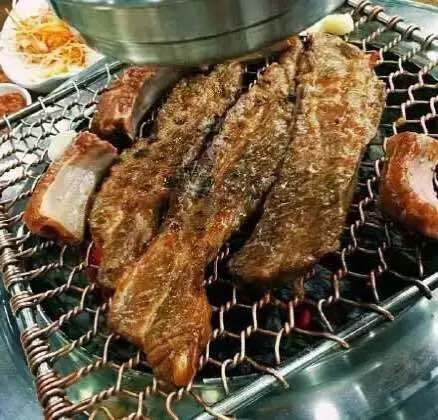 奶油味宋时:喜欢吃肉的人都可爱