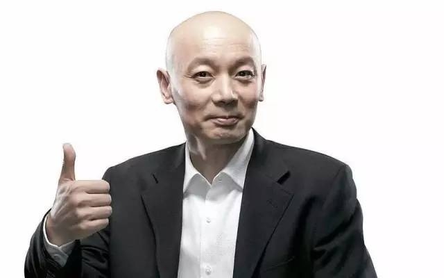 清爽的男士露额发型设计