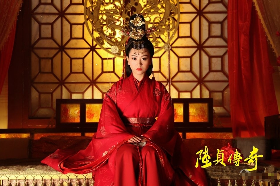 身穿红色嫁衣的优雅女星杨蓉图集