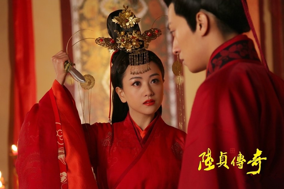 身穿红色嫁衣的优雅女星杨蓉图集