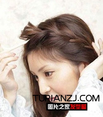 中分直发发型扎法 四步轻松改变发型