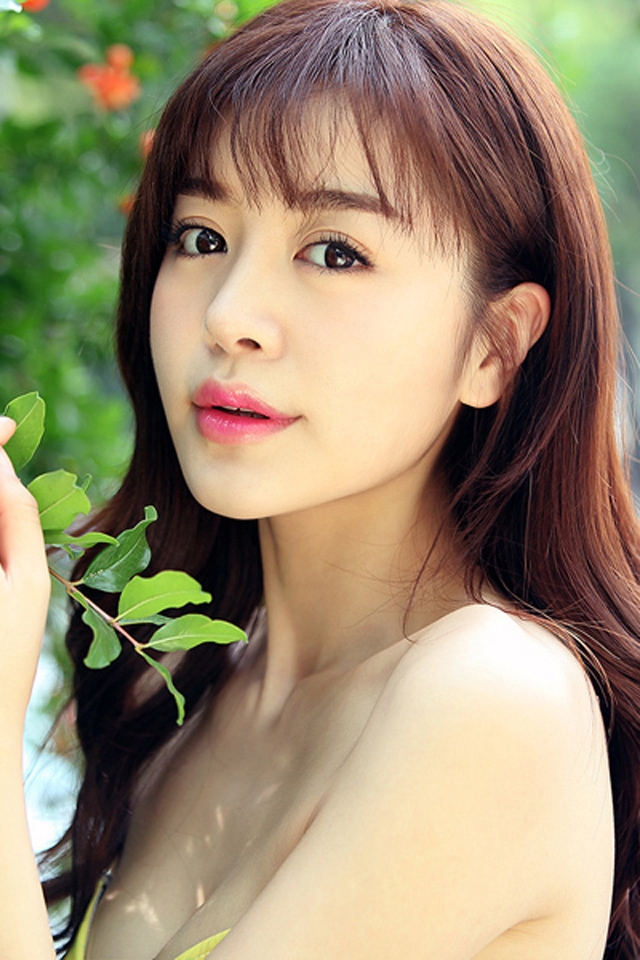 夏日气质美女赵多娜高清手机壁纸下载