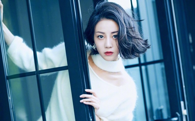 李溪芮时尚写真桌面壁纸