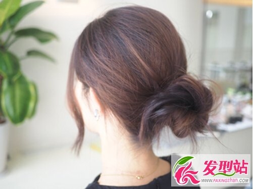 三分钟搞定编发丸子头 赖床贪睡也能美美出门！