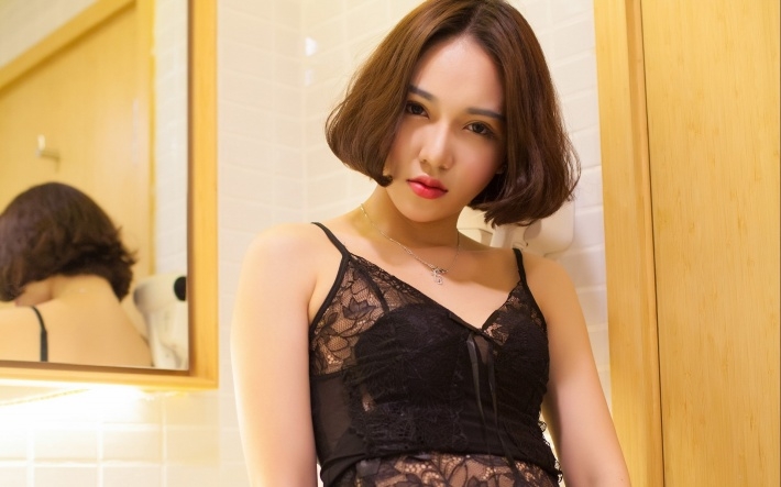 妩媚短发性感美女高清壁纸