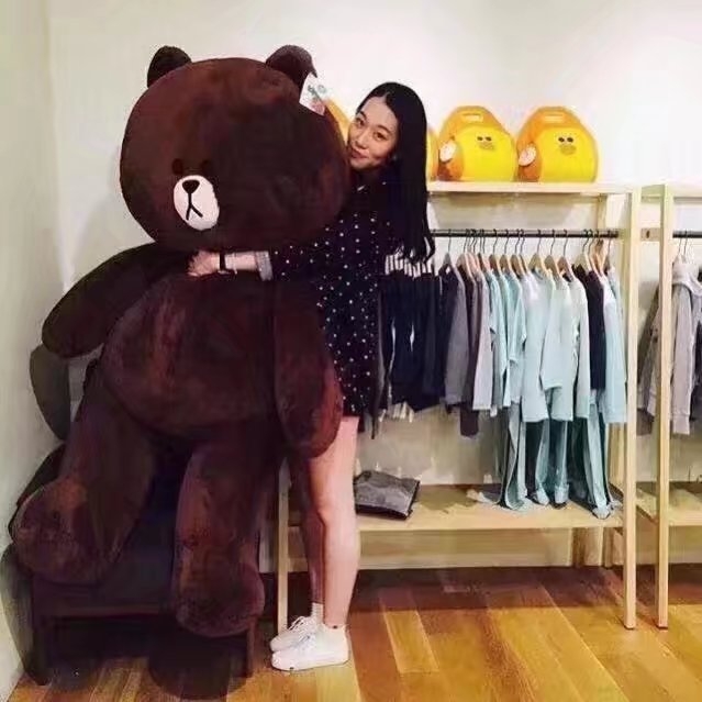 六一的时候要是能收到一只超大的 Line布朗熊 那真是太幸福了