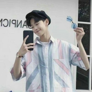 白净简单多才小鲜肉男生头像
