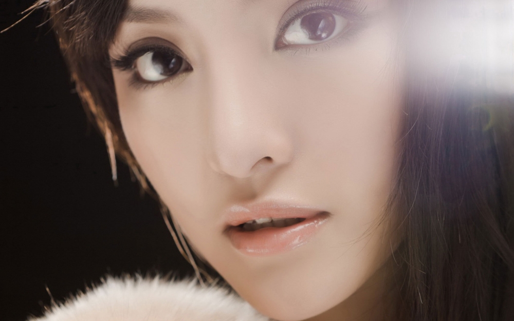 高清纯美女孩桌面壁纸