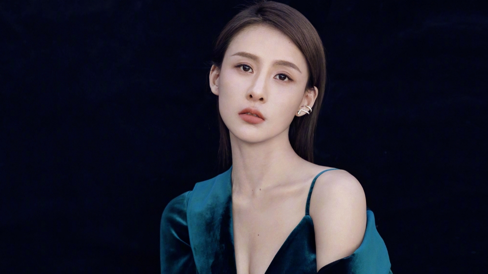 美女贾青桌面壁纸
