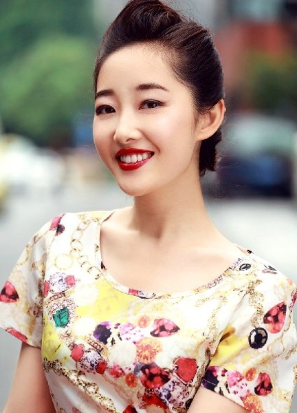 蒋梦婕红唇美若天仙写真