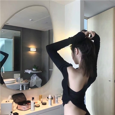 女生图片唯美清新有点性感的2018 时而活泼开朗时而霸气狠毒