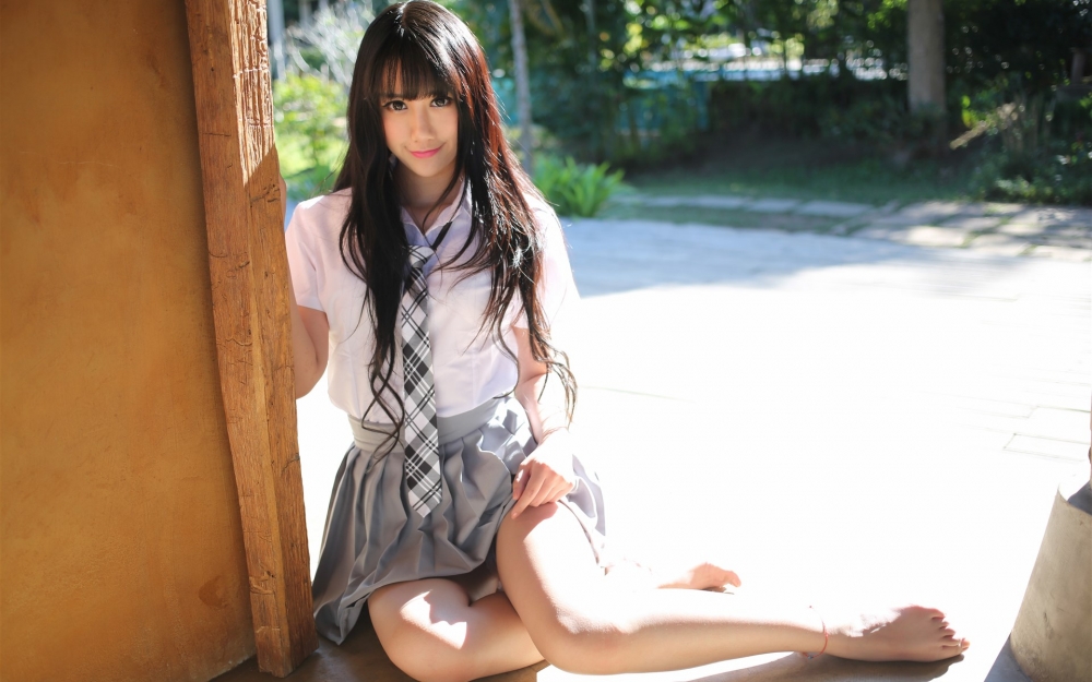 美女嫩模杨晓青儿制服诱惑壁纸