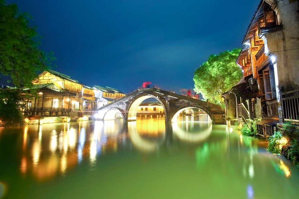 摄影江南最美的水乡乌镇夜景图片