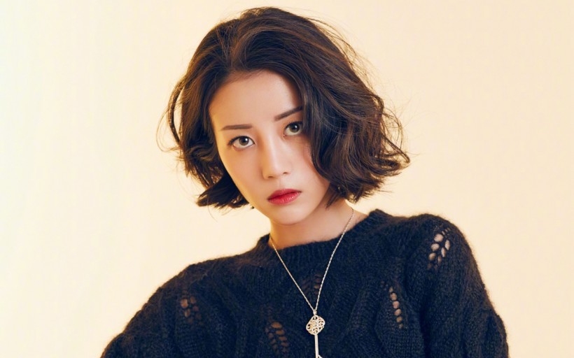 李溪芮时尚写真桌面壁纸