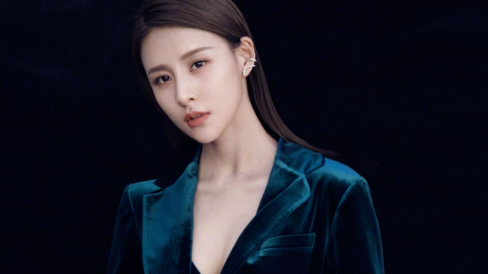 美女贾青桌面壁纸