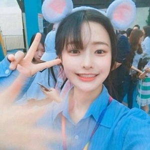 好看清纯气质长发美女微博头像