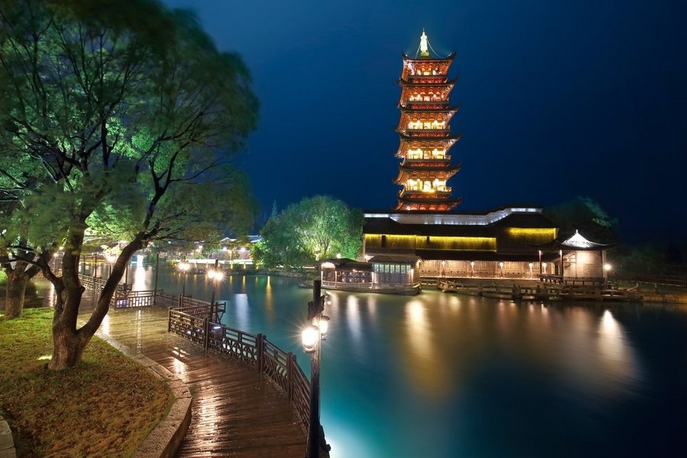 摄影江南最美的水乡乌镇夜景图片