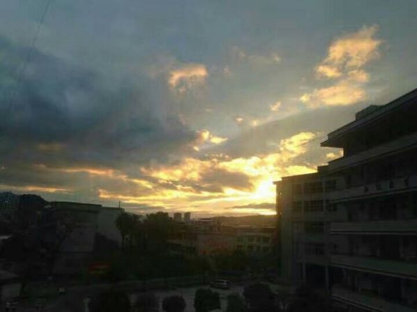 我想带你去看天看海看风景