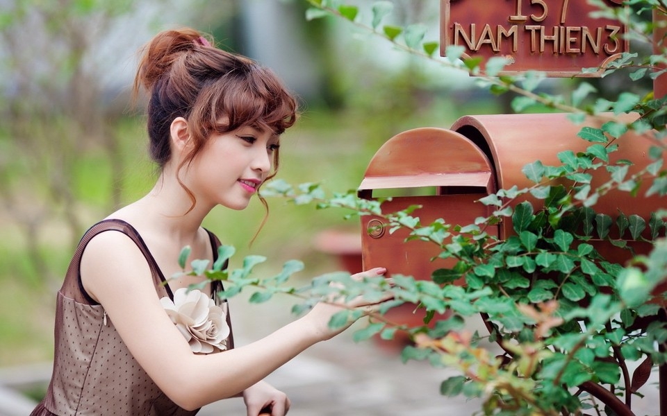 自然美女壁纸桌面
