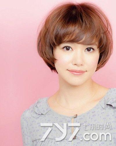 方形脸适合剪短发吗 烫卷短发可以修饰脸形