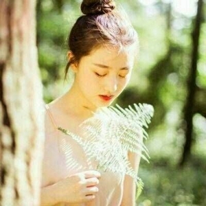 小家碧玉纯洁甜美女生头像