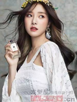 长发怎么烫卷好看？时尚靓丽的长发卷发简约唯美又迷人
