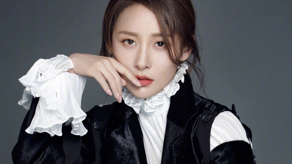 美女贾青桌面壁纸
