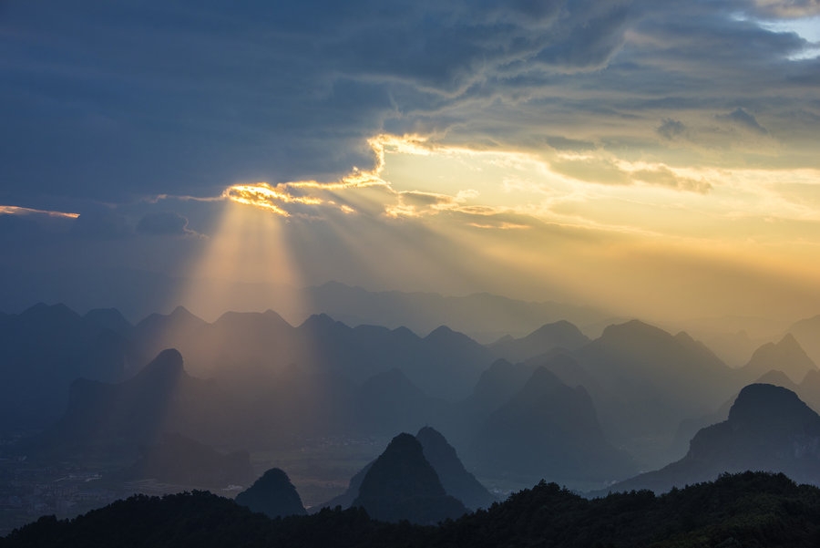 尧山太阳升起图片