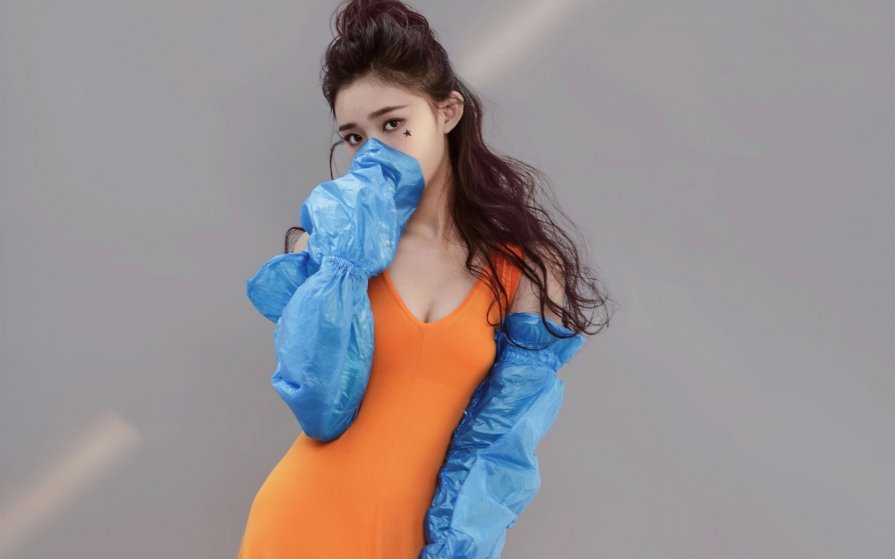 星女郎林允唯美时尚写真图片桌面壁纸