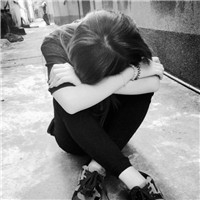 不想再爱了 每次都受伤  伤感颓废女生欧美头像