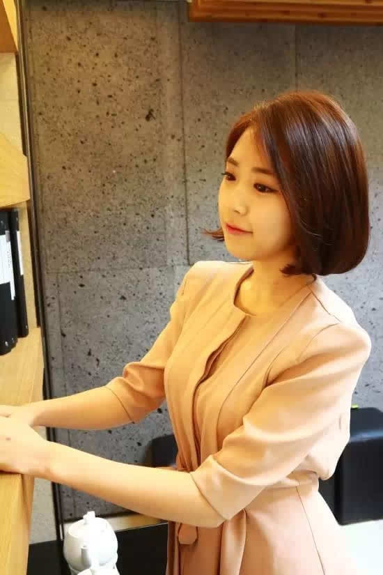 女生漂亮短发