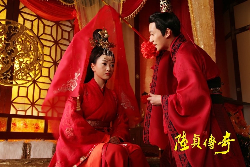 身穿红色嫁衣的优雅女星杨蓉图集