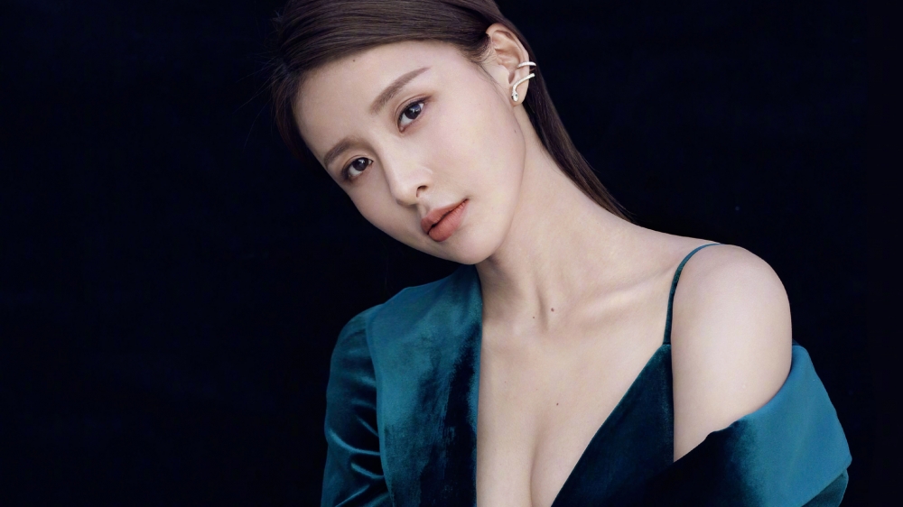 美女贾青桌面壁纸