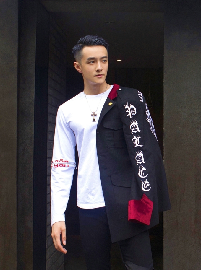 初俊辰制服套装阳光俊朗写真
